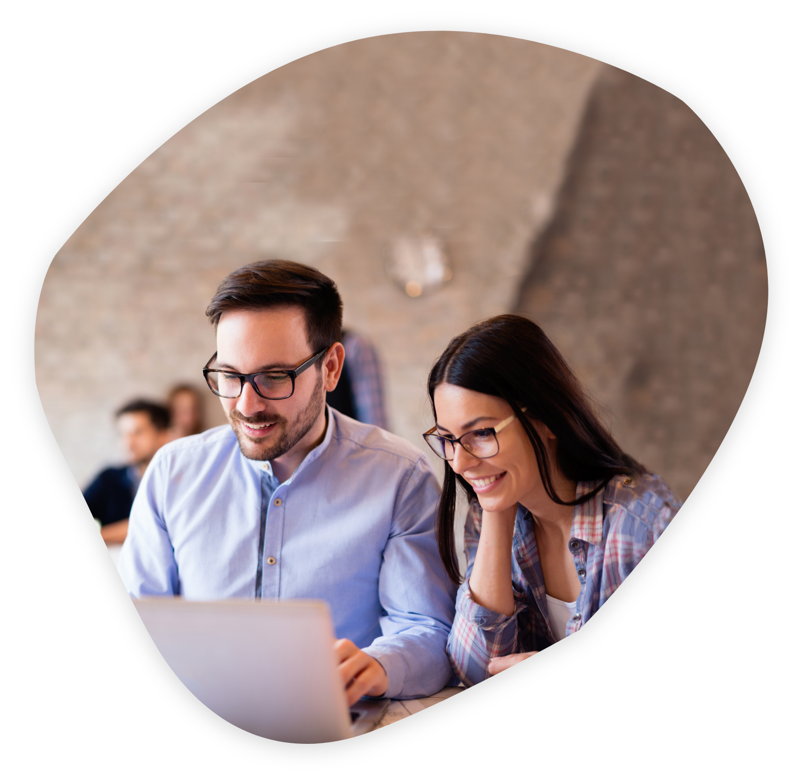 programmers-cooperating-at-information-technology-JCZRMFE-1